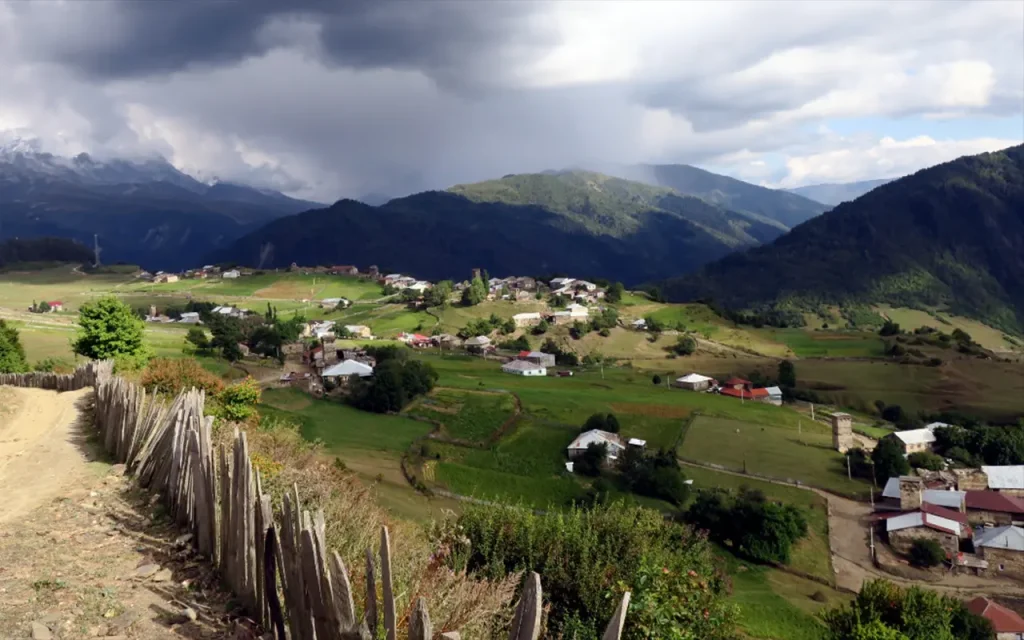Skiato trip Georgia Svaneti in autumn - Село Цвирми в Сванети